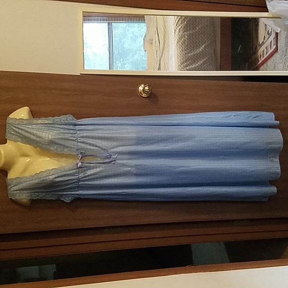 Vintage 1970s Nightgown Housedress - Picture 3 of 12